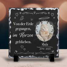 Laden Sie das Bild in den Galerie-Viewer, Gedenktafel aus Naturschiefer für verstorbene Haustiere mit Foto und Spruch - Hund, Katze, Pferd, Hamster - Personalisierbare Trauertafel