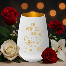 Laden Sie das Bild in den Galerie-Viewer, Trauerlicht für Haustiere - Windlicht für verstorbene Hunde, Katzen und andere Haustiere in weiß gold
